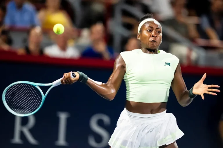 Coco Gauff double fault struggle