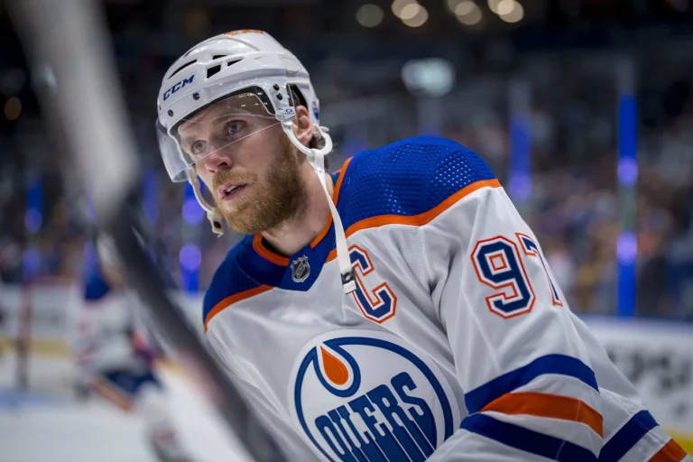 Connor McDavid Oilers contract pressure