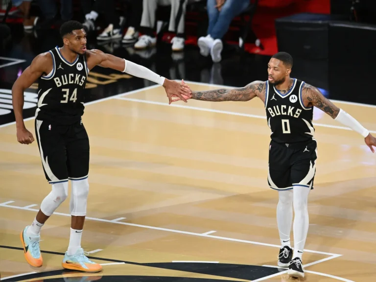 Damian Lillard luxury playing Giannis