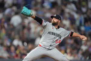 Texas Rangers Sneak in Underrated Lefty Danny Coulombe in Deadline Trade to Boost Bullpen Depth