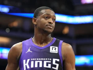 Blockbuster De’Aaron Fox Trade Proposal Shakes Up Raptors, Hawks, and Spurs with Star and Future Picks Deals