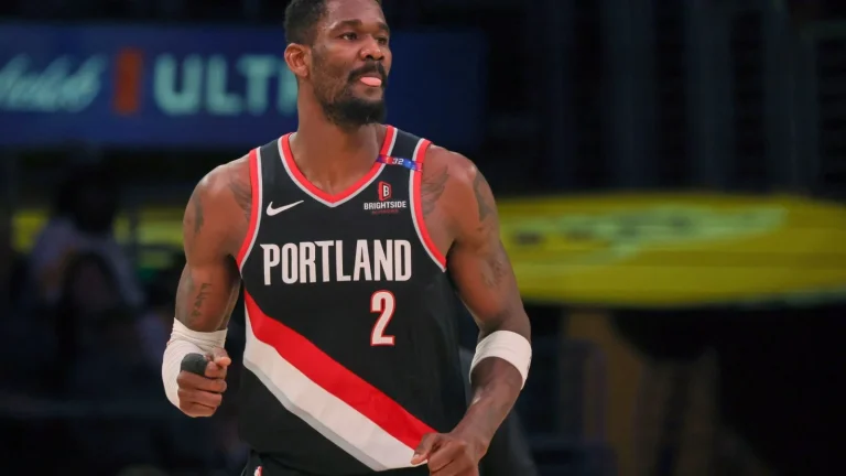 Deandre Ayton Lakers Contract Earnings