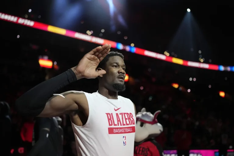 Deandre Ayton Lakers free agency
