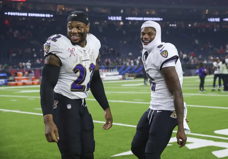 Derrick Henry’s Age-Defying Power Fuels Ravens’ Unstoppable Rushing Offense with Record-Breaking 2024 Season Derrick Henry’s Age-Defying Power Fuels Ravens’ Unstoppable Rushing Offense with Record-Breaking 2024 Season
