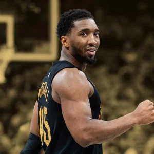 Donovan Mitchell Trolls Josh Hart as Mets Dominate Yankees in Heated Subway Series Showdown