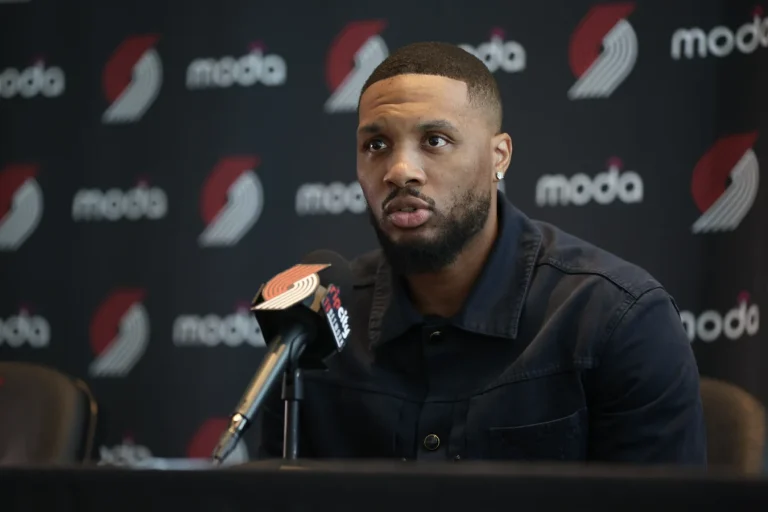 Draymond Green on Lillard Trail Blazers