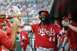 Elly De La Cruz Reds Surge Ignites Playoff Hopes as Cincinnati Battles Rays in Crucial Finale