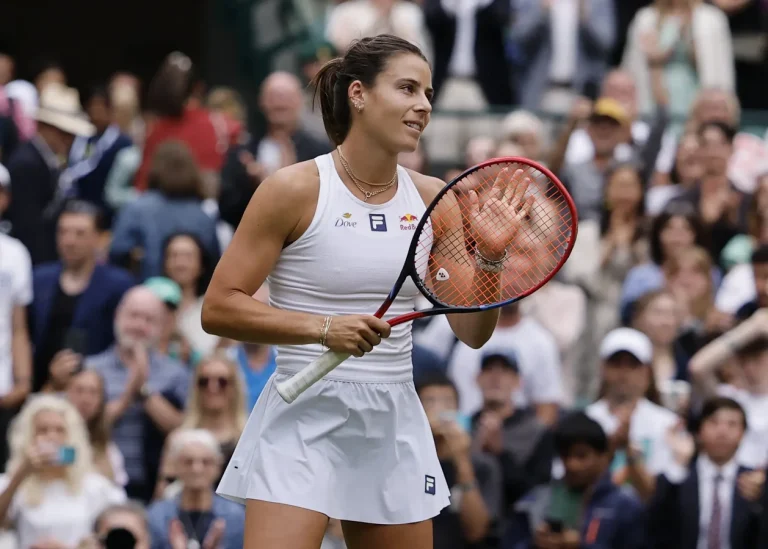 Emma Navarro Wimbledon upset