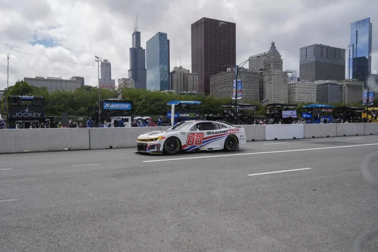 Erik Jones intermediate oval preference