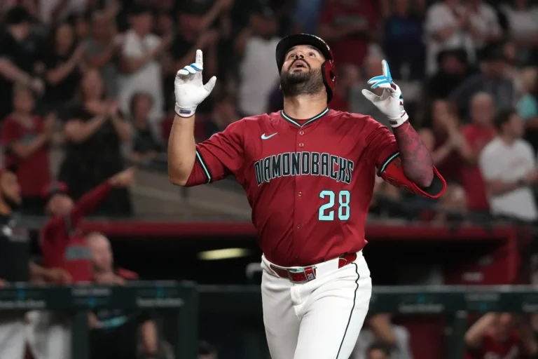 Eugenio Suárez Brewers trade deadline