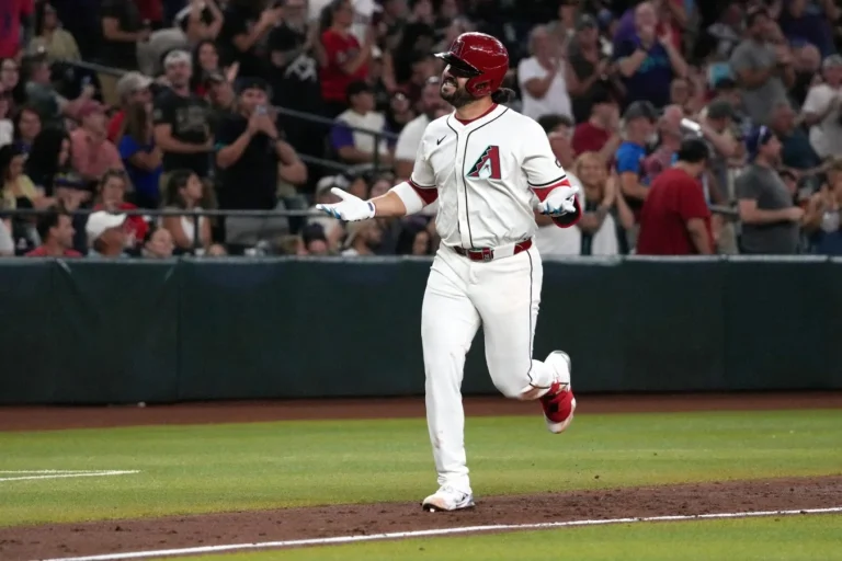 Eugenio Suárez Cubs third base