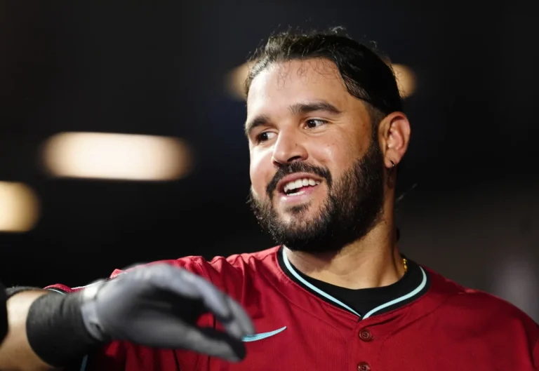 Eugenio Suárez trade profile