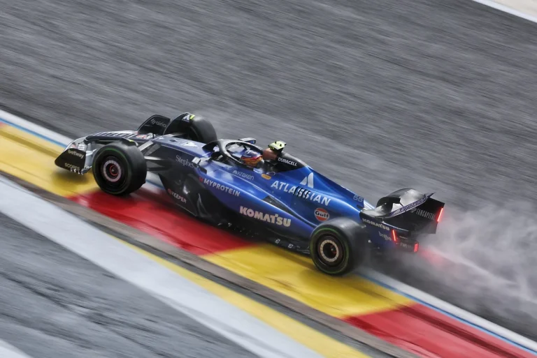 Fernando Alonso wet weather racing