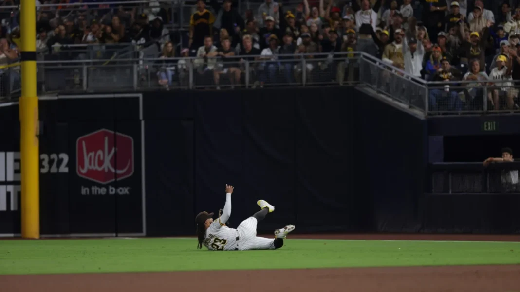 Fernando Tatis Jr spectacular catch Fernando Tatis Jr spectacular catch
