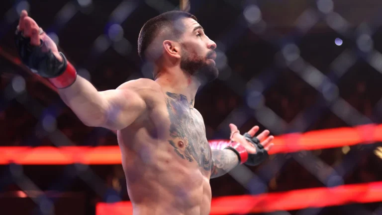 Ilia Topuria boxing crossover ambition