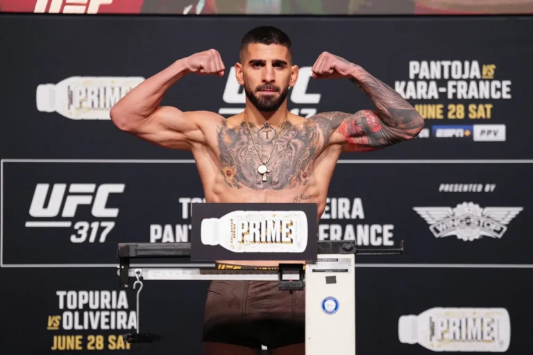Max Holloway Thrilled as Ilia Topuria Moves to Lightweight, Eyes High-Stakes Rematch Max Holloway Thrilled as Ilia Topuria Moves to Lightweight, Eyes High-Stakes Rematch