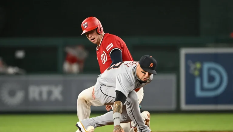 Javier Báez career position switch