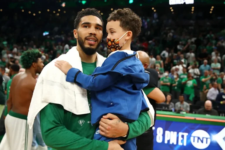 Jayson Tatum silent support Caleb Love