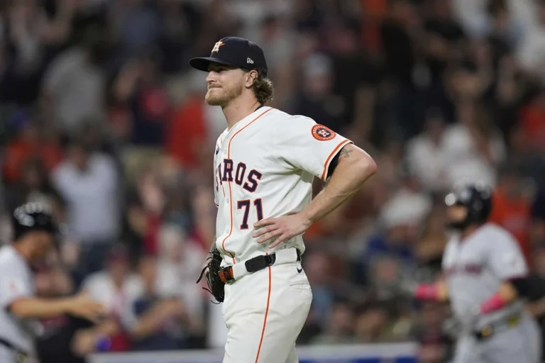 Jeremy Peña rib fracture recovery