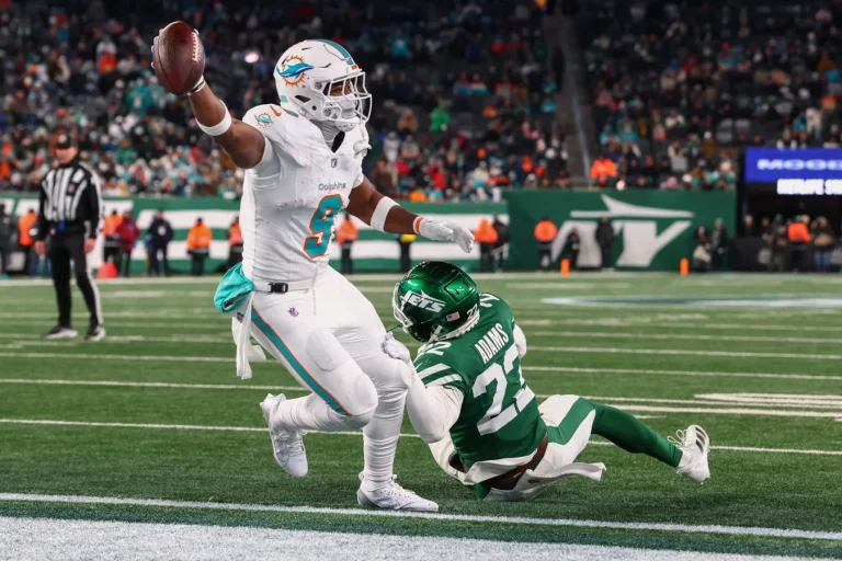 Jonnu Smith Dolphins Tight End Trade