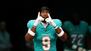 Jonnu Smith Miami Dolphins Trade Shocks Fans as Steelers Snatch Star Tight End in Unexpected Deal