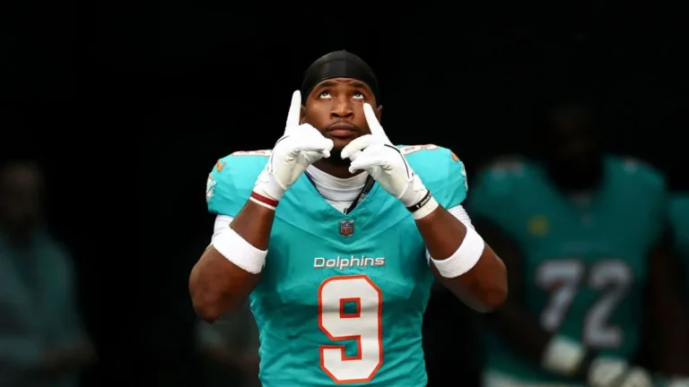 Jonnu Smith Miami Dolphins trade