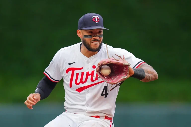 Jose Altuve Carlos Correa reunion