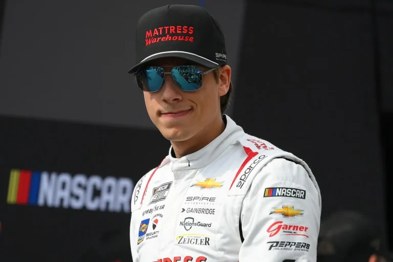 Josh Berry wrecks Carson Hocevar