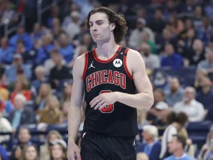 Josh Giddey and Chicago Bulls Face Tense Contract Talks as Negotiations Stall Amid Salary Cap Crunch