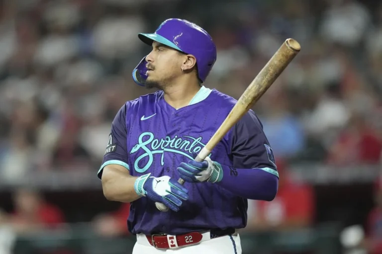 Josh Naylor Mariners Trade