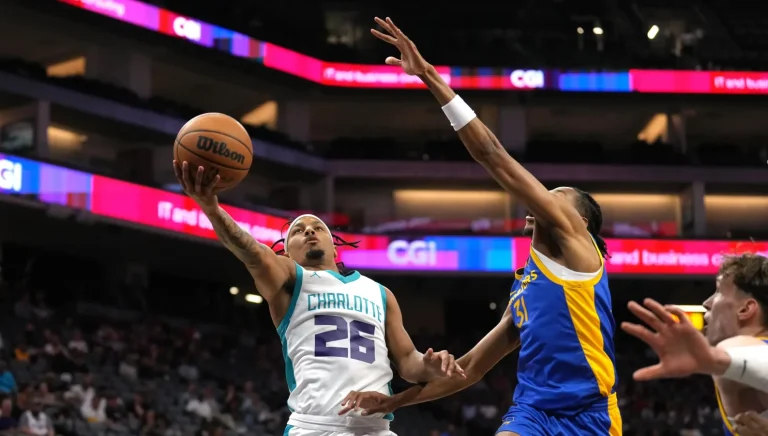 Justin Robinson mentors Bronny James