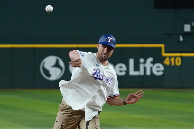 Klay Thompson ceremonial first pitch