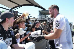 Raiders Secure Kolton Miller with 3-Year, $66M Extension to Keep Star LT Through 2028 Season