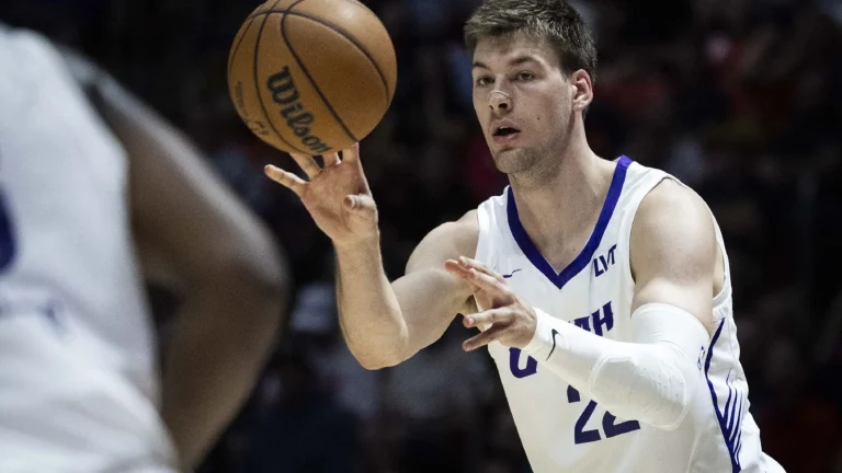 Kyle Filipowski leading Vegas scorer