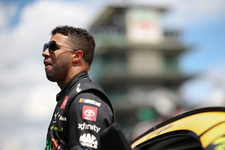 Kyle Larson congratulates Bubba Wallace