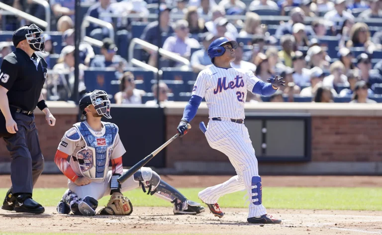 Kyle Schwarber MLB home run picks