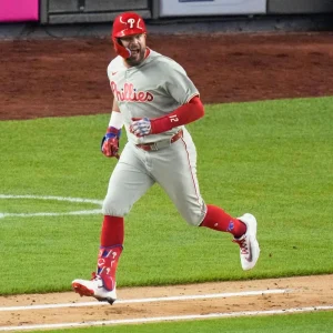 Kyle Schwarber Leads Phillies’ Rally as Harper Shines, Yankees Struggle Without Aaron Judge