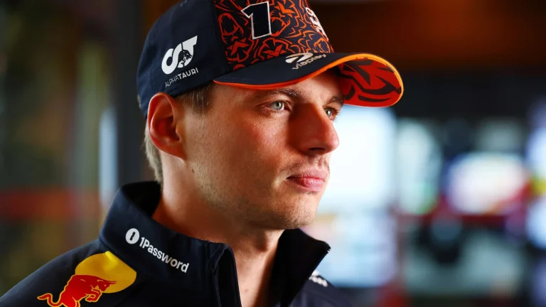 Lewis Hamilton Mercedes contract influence