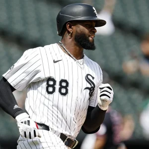 Eight MLB Teams Eye Luis Robert Jr. Trade Despite Slumping Performance and High Price Tag