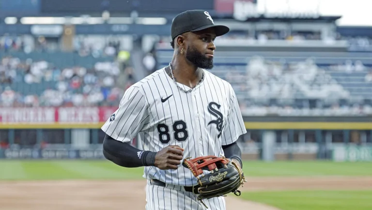 Luis Robert Jr White Sox Trade