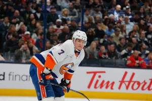 Islanders Secure Maxim Tsyplakov with New 2-Year Contract, Avoiding Arbitration at $2.25M AAV