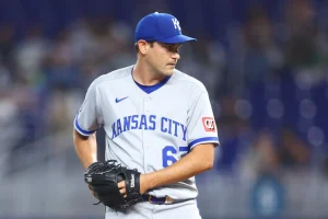 Which Top Contenders Could Win the Bidding War for Merrill Kelly at the MLB Trade Deadline?