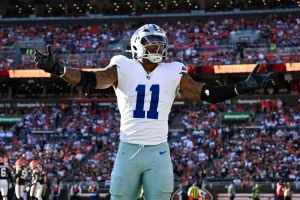 Micah Parsons Contract Dispute Heats Up as Cowboys Face Potential Holdout and Trade Rumors