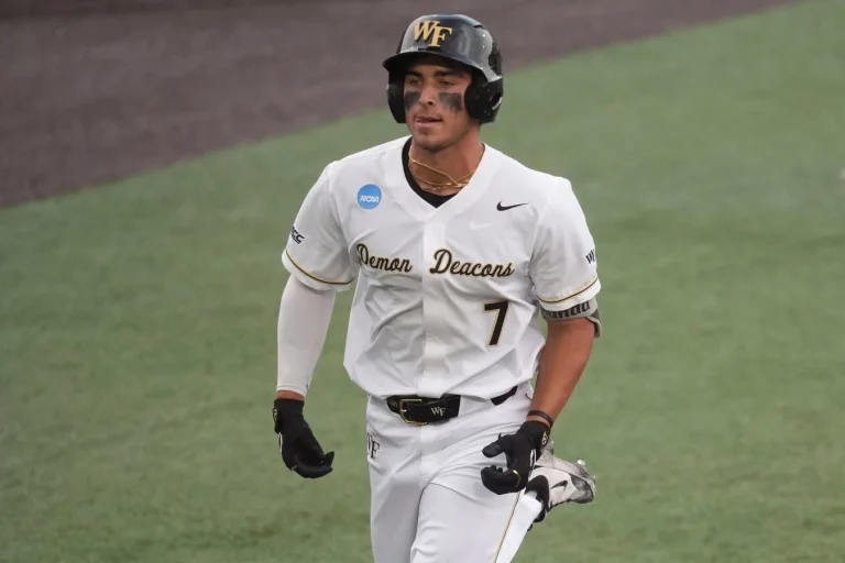 Mike Trout praises Angels manager defense