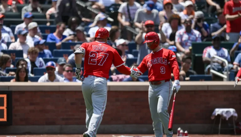 Mike Trout surpasses Mark McGwire road homer