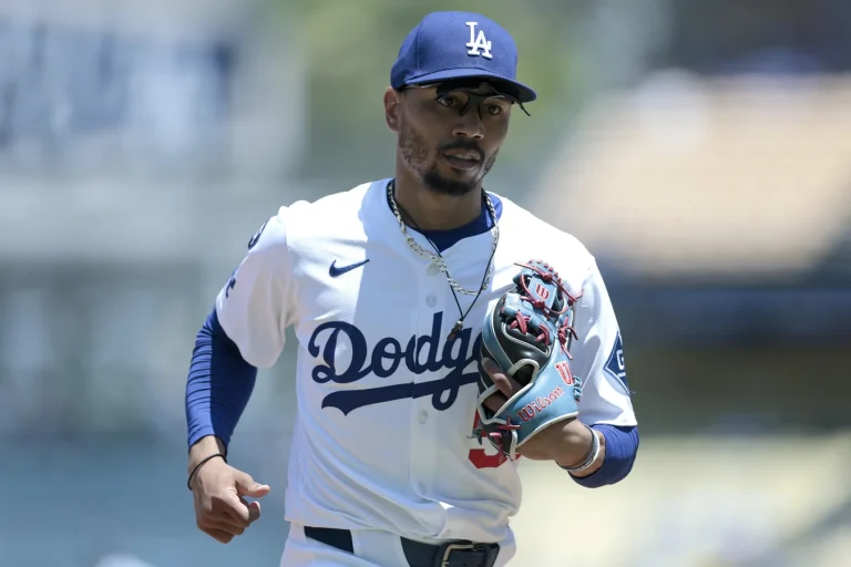 Mookie Betts Red Sox homecoming