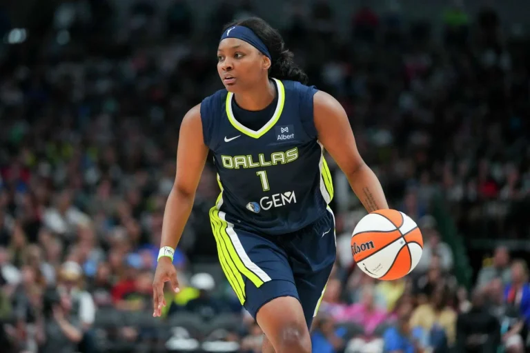 NaLyssa Smith family background