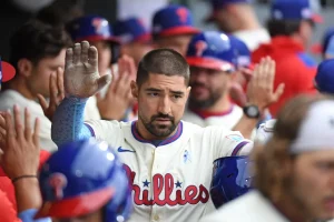 Phillies Sit Nick Castellanos vs. Yankees After Knee Injury, Raising Outfield Concerns Ahead of Series