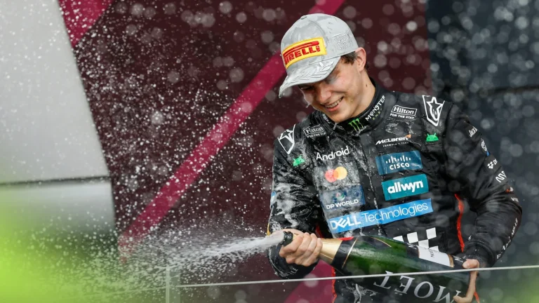 Oscar Piastri McLaren title fight