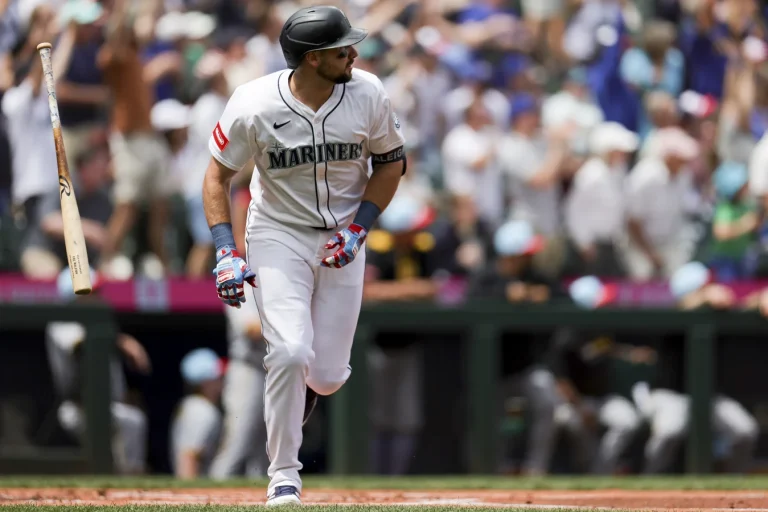 Paul Skenes NL Cy Young Favorites